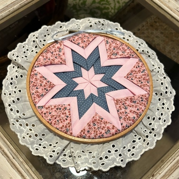Clearance Vintage Handmade Folded Quilted Star Hoop Retro Wall  1983 patchwork - Picture 1 of 2